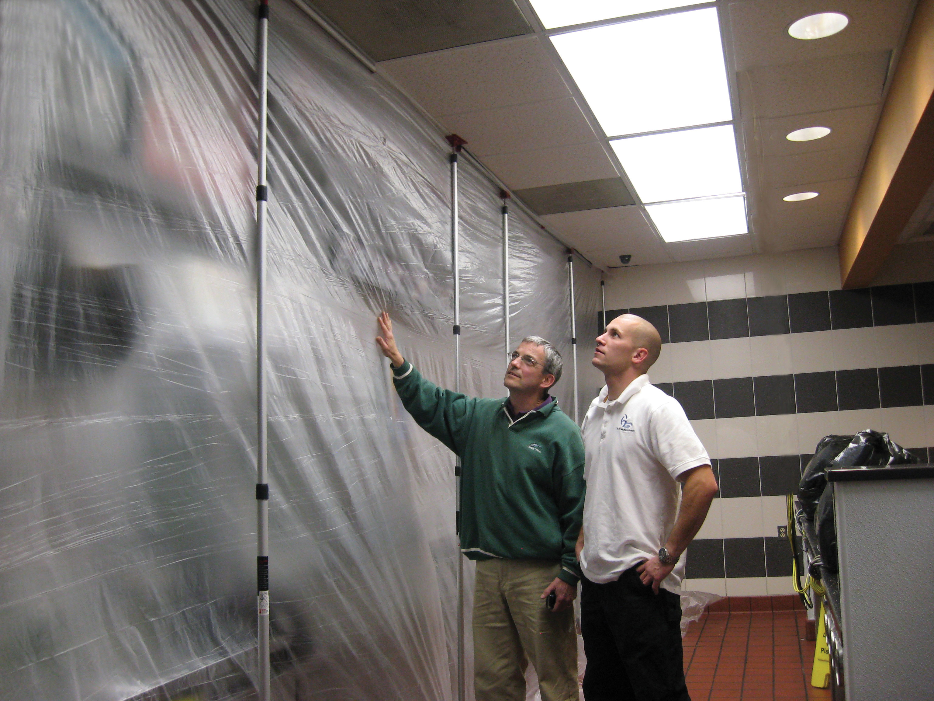 Buy a ZipWall<small><sup>®</sup></small>12 6-Pack and Get 2 MagStrip<small><sup>™</sup></small>4-Packs and a Carry Bag FREE! - Image 2